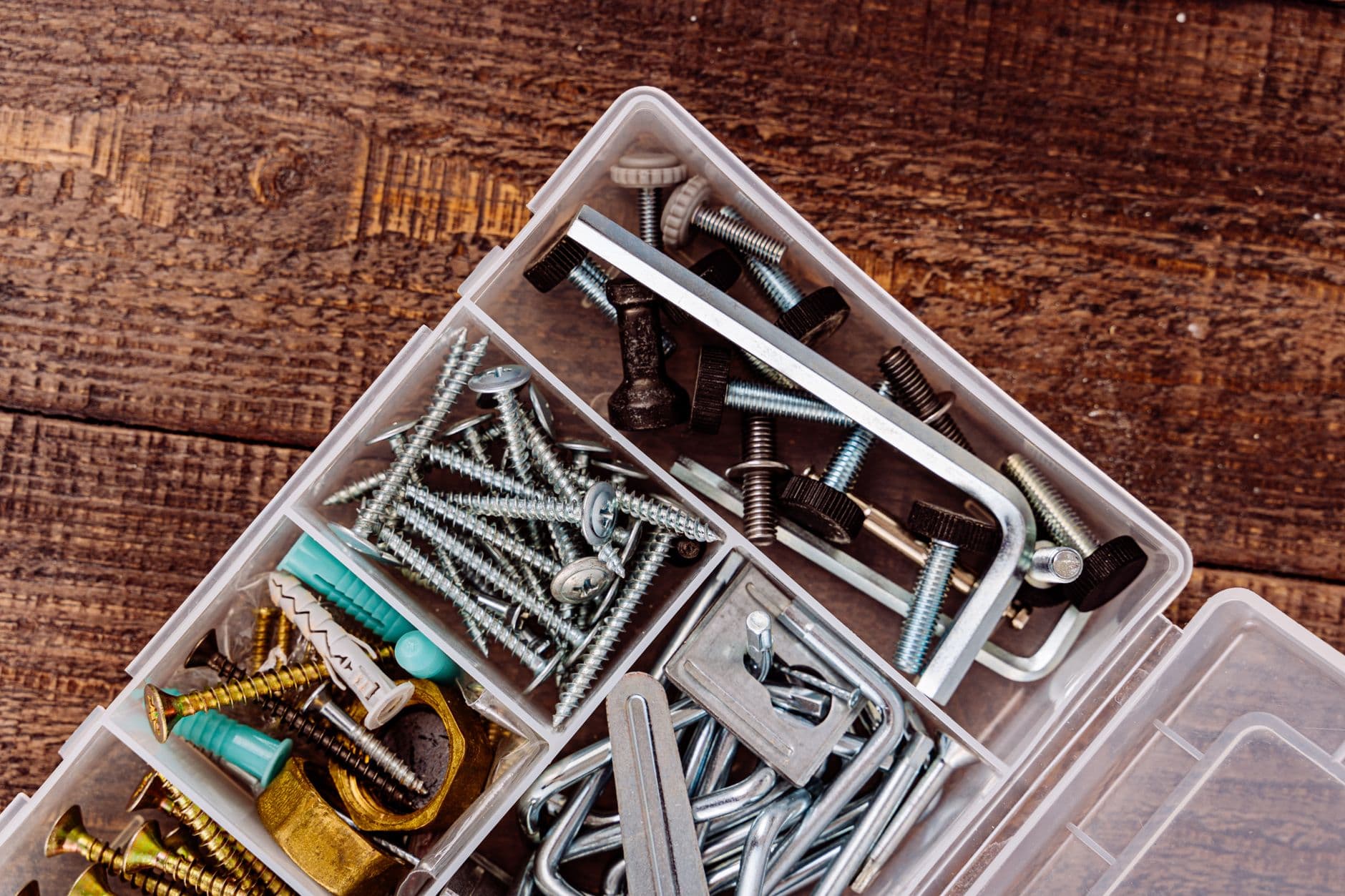 3D-printed plastic nuts and bolts